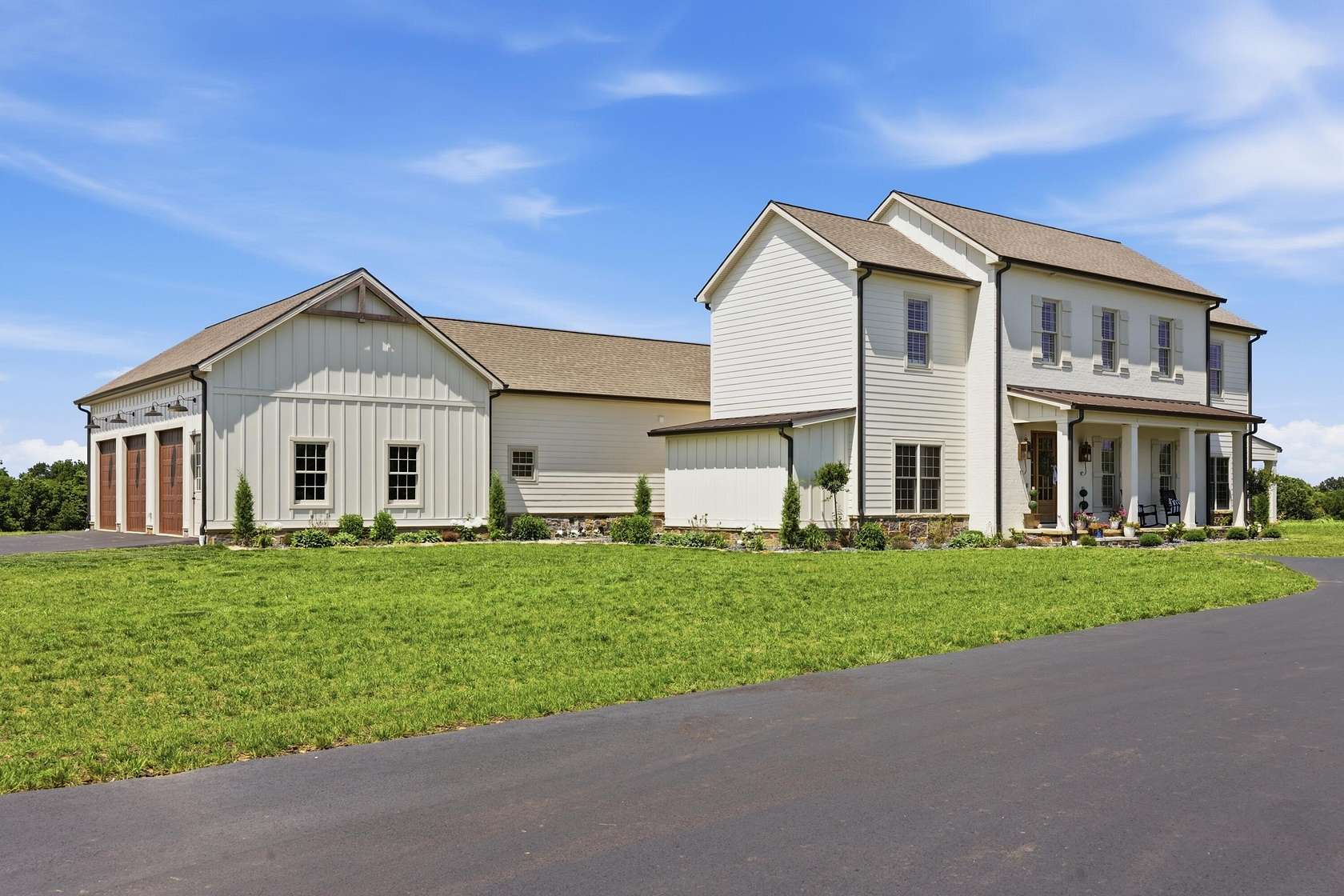 21.4 Acres of Recreational Land with Home for Sale in Paducah, Kentucky