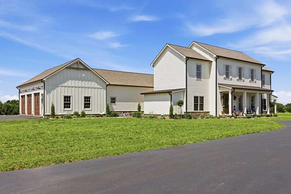 21.4 Acres of Recreational Land with Home for Sale in Paducah, Kentucky