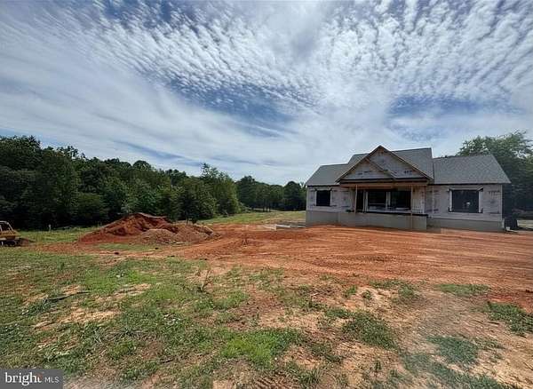 4.22 Acres of Land with Home for Sale in Louisa, Virginia