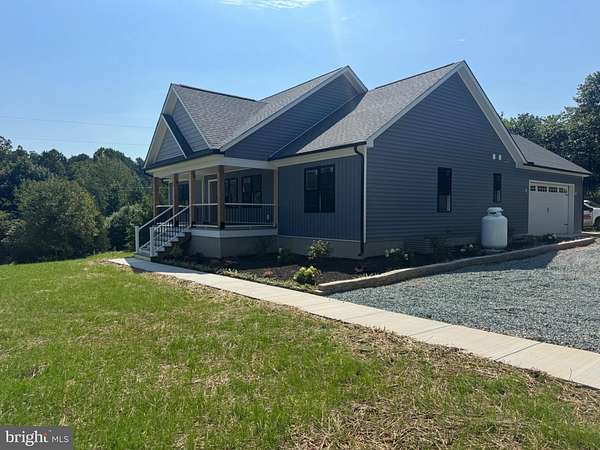 4.22 Acres of Land with Home for Sale in Louisa, Virginia