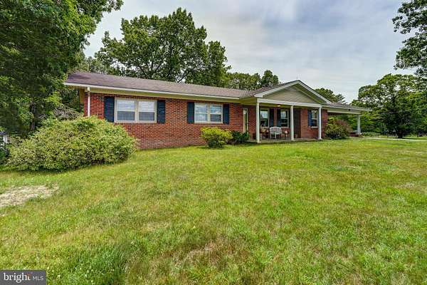 33.7 Acres of Land with Home for Sale in Louisa, Virginia