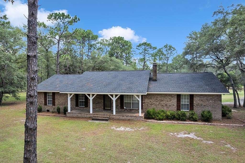 9 Acres of Land with Home for Sale in Blackshear, Georgia