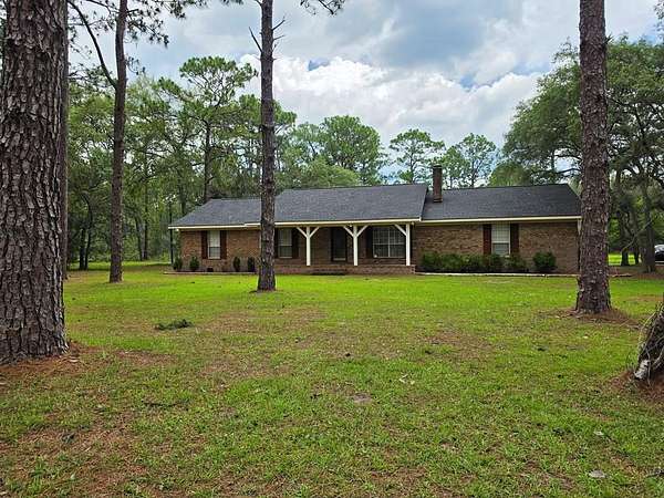 9 Acres of Land with Home for Sale in Blackshear, Georgia
