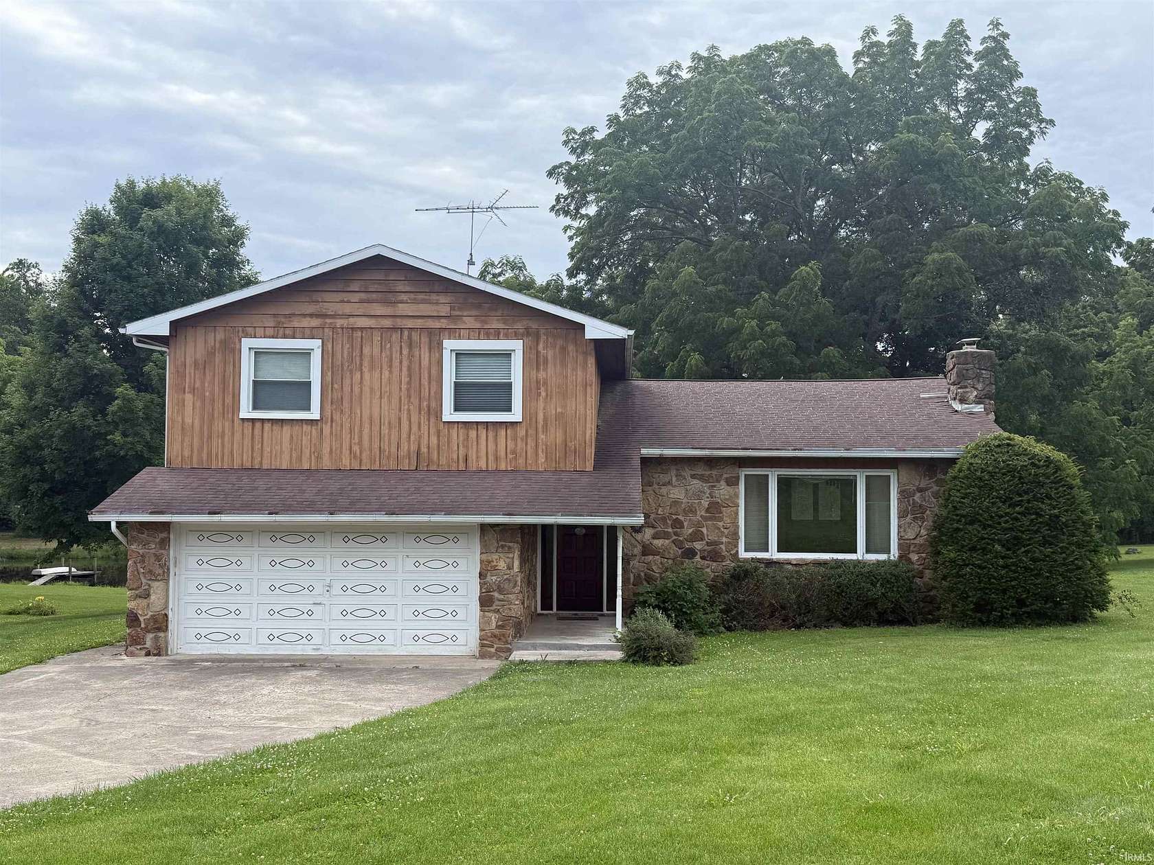 30 Acres of Land with Home for Sale in Spencer, Indiana