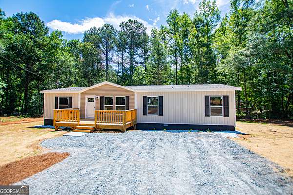 3.1 Acres of Land with Home for Sale in Temple, Georgia