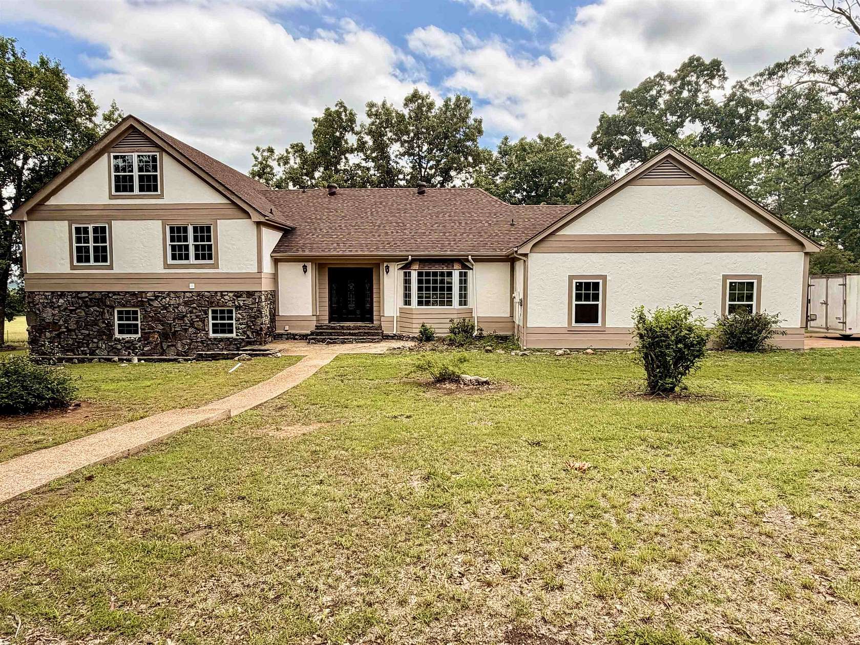 5.34 Acres of Land with Home for Sale in Cherokee Village, Arkansas