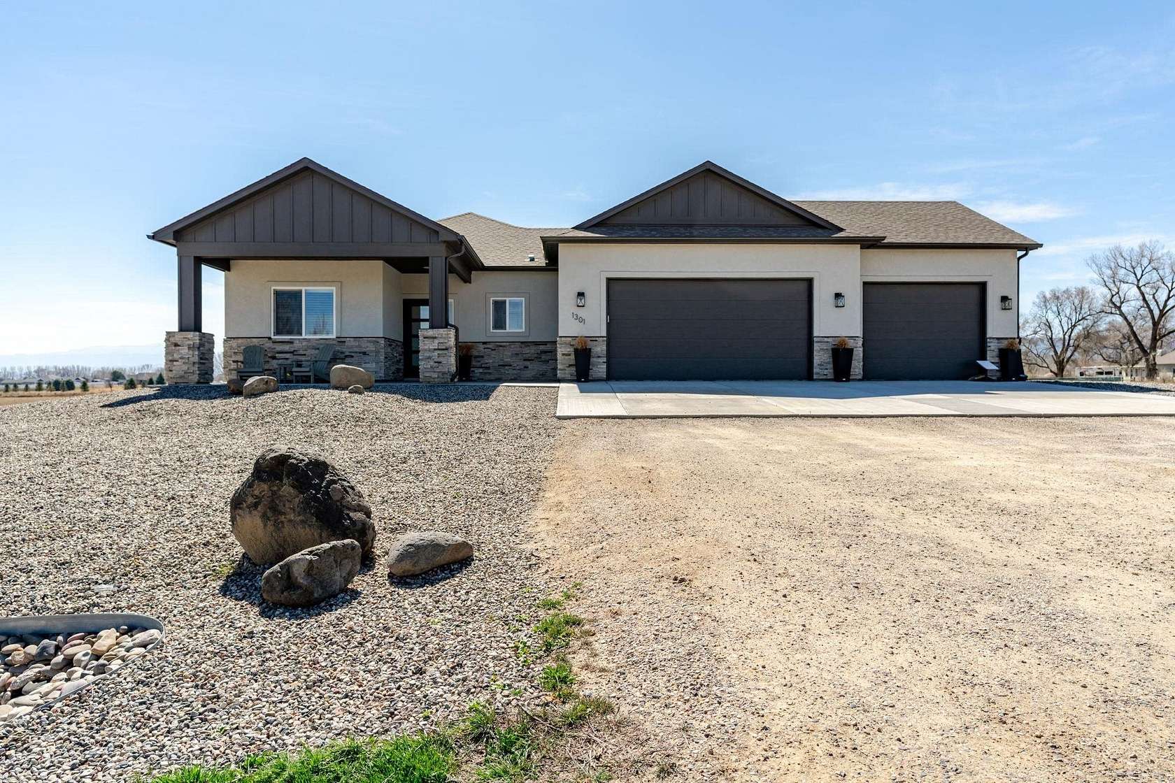 14 Acres of Land with Home for Sale in Loma, Colorado