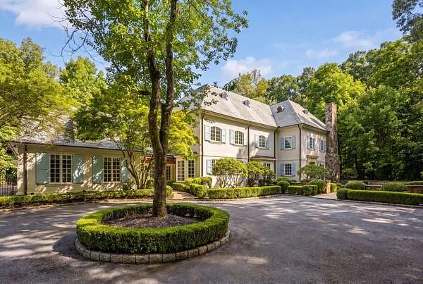 5 Acres of Land with Home for Sale in Atlanta, Georgia