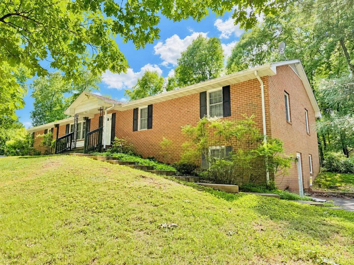 2.49 Acres of Land with Home for Sale in Unionville, Virginia