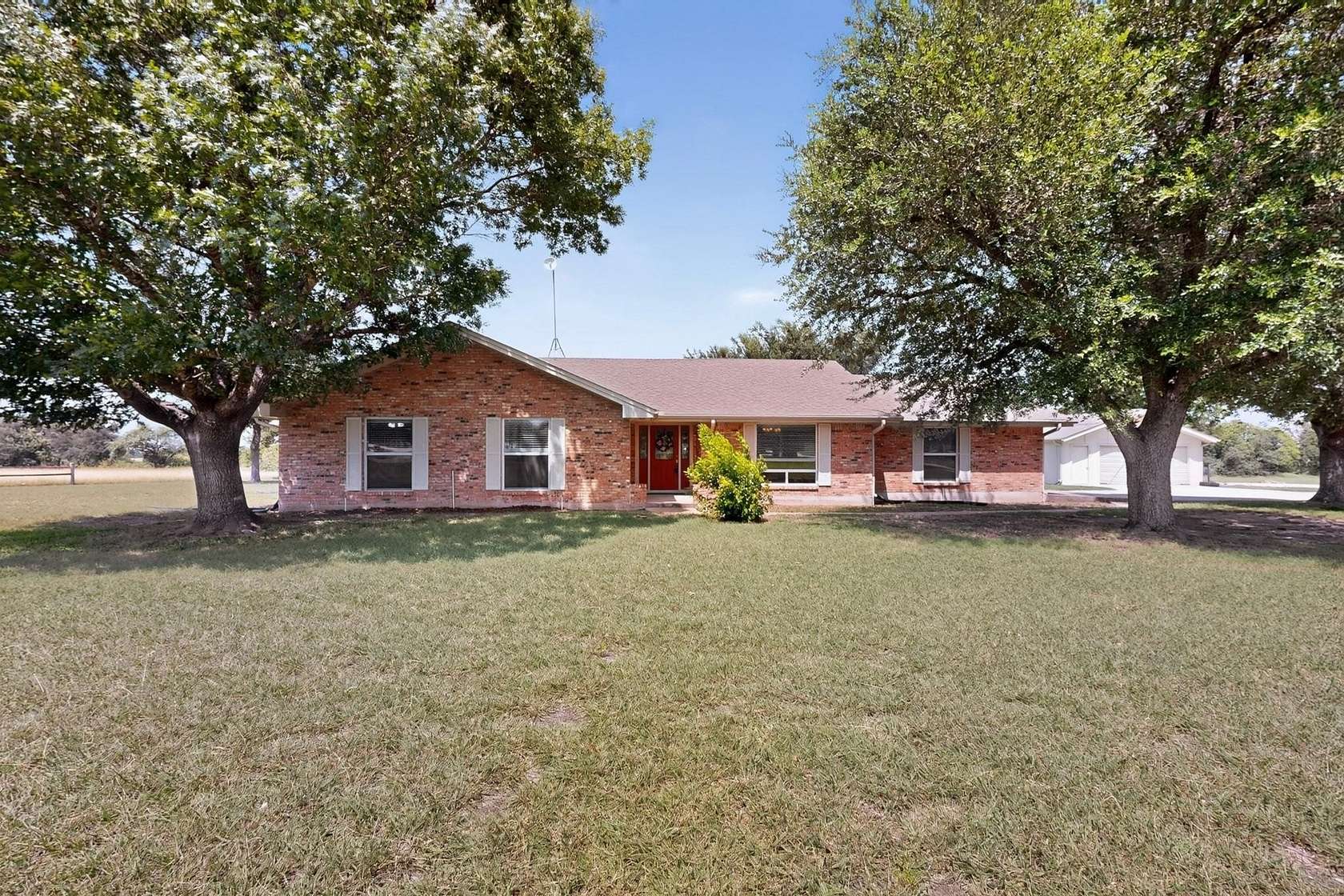 2.7 Acres of Land with Home for Sale in Georgetown, Texas