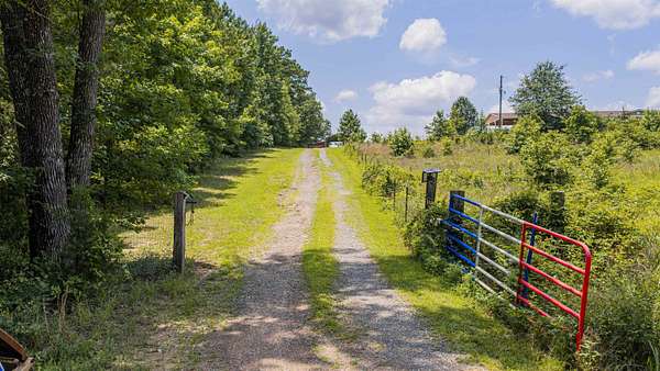 27 Acres of Land with Home for Sale in Diana, Texas