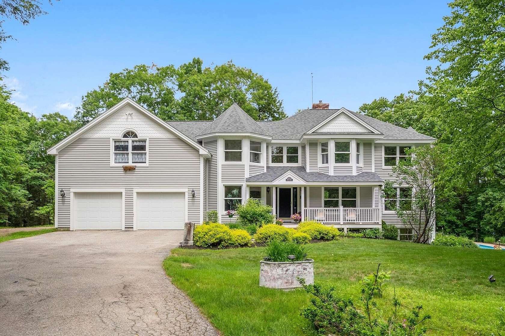 4.78 Acres of Land with Home for Sale in North Yarmouth Town, Maine