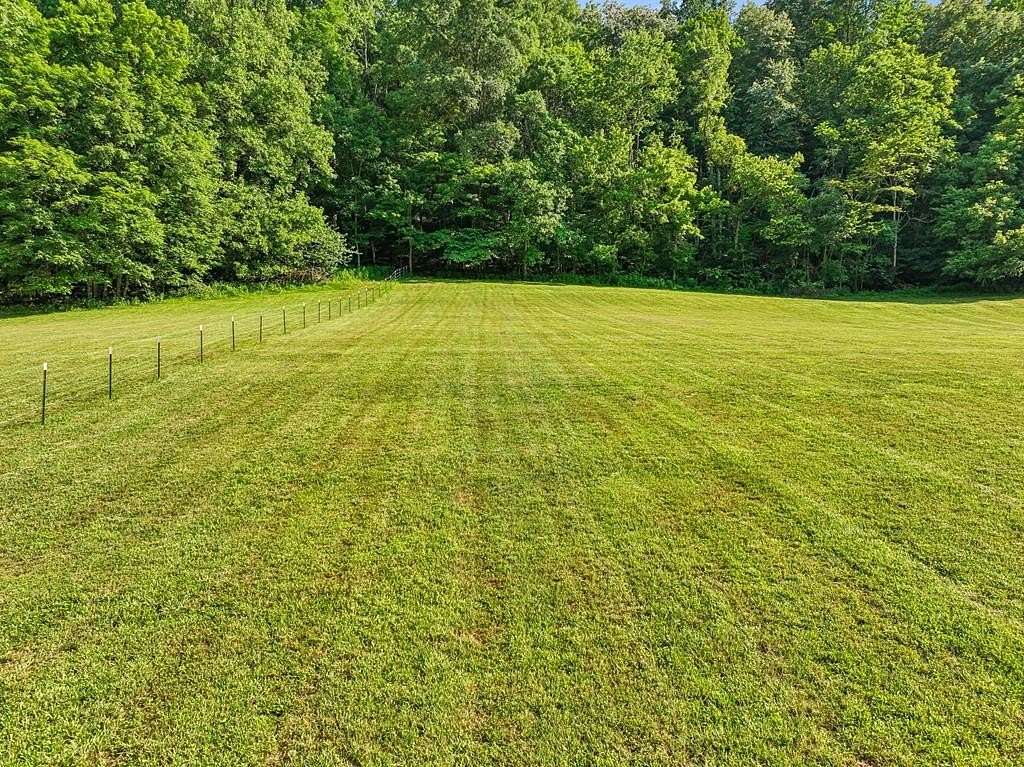 9 Acres of Residential Land for Sale in Dixon Springs, Tennessee
