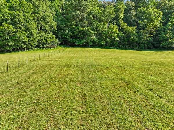 9 Acres of Residential Land for Sale in Dixon Springs, Tennessee