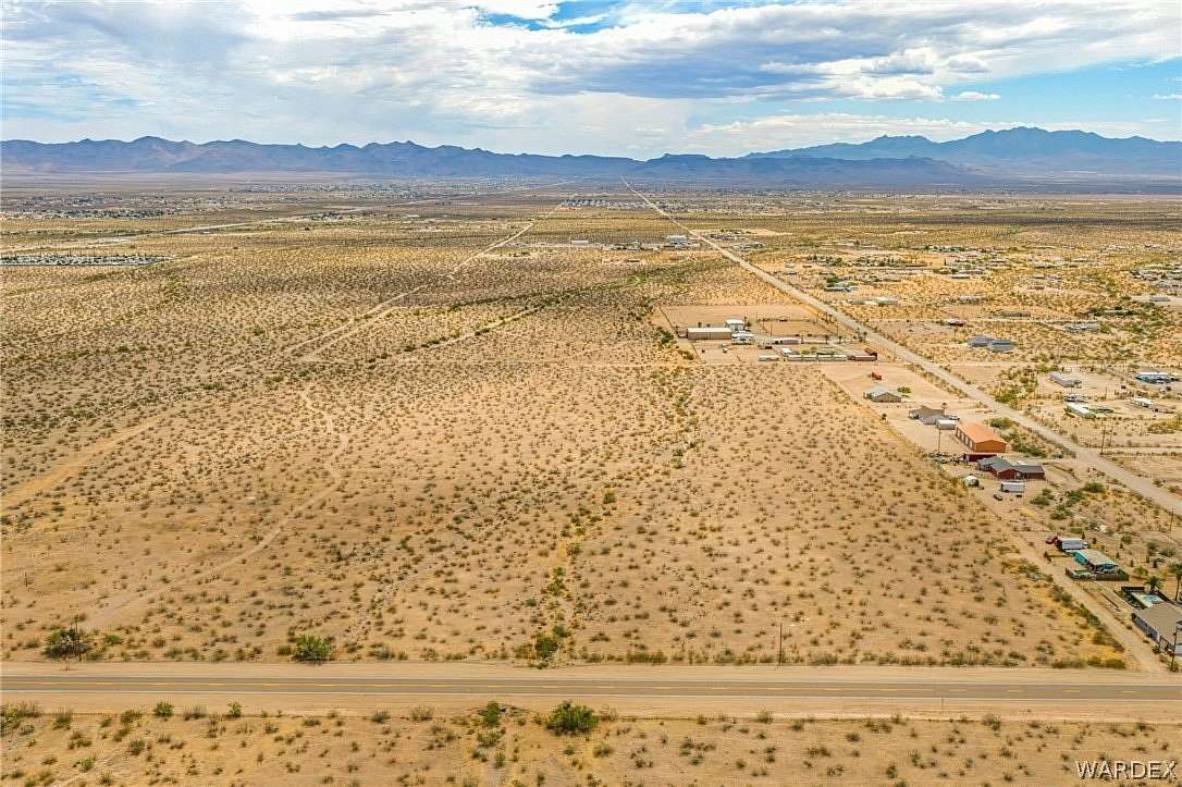 23.7 Acres of Agricultural & Residential Land for Sale in Golden Valley, Arizona