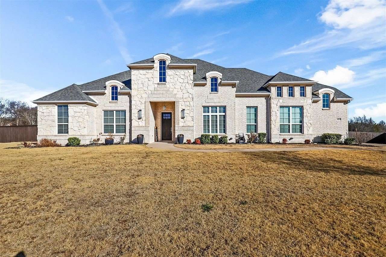 1.75 Acres of Land with Home for Sale in Midlothian, Texas