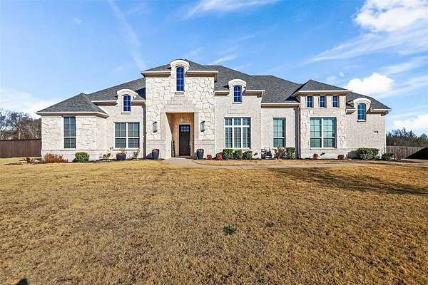 1.75 Acres of Land with Home for Sale in Midlothian, Texas