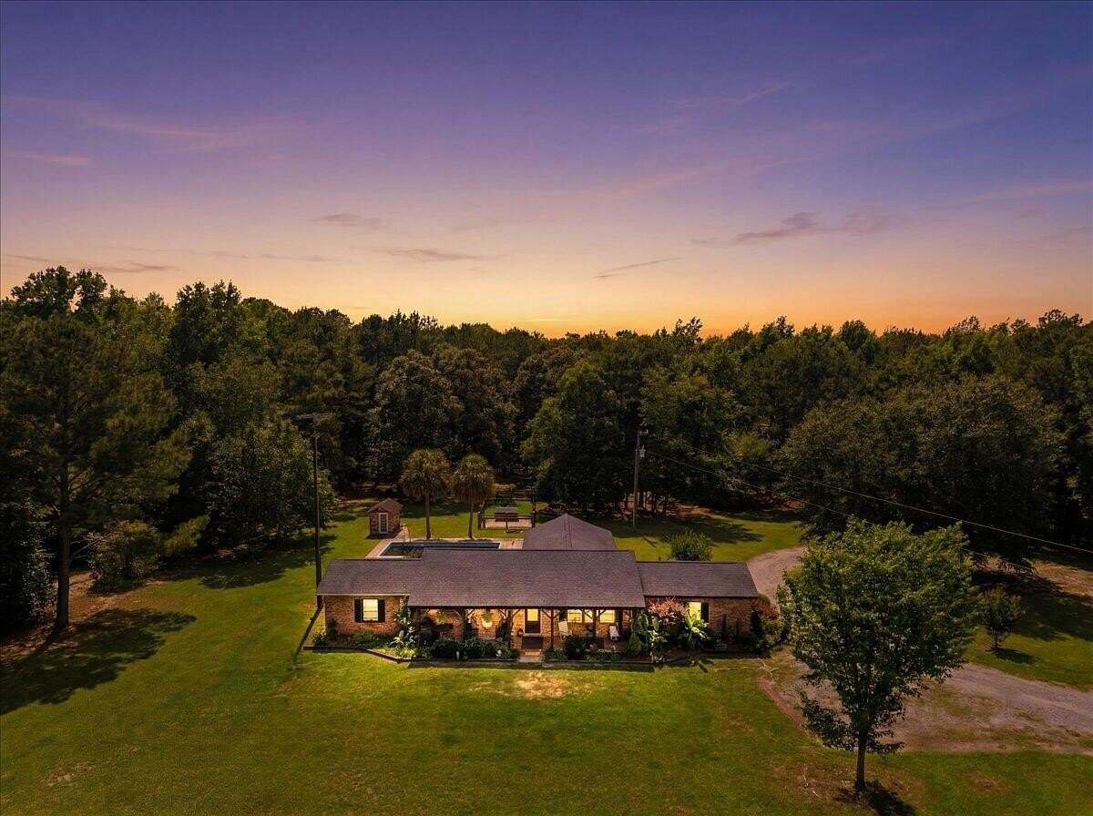 11.8 Acres of Land with Home for Sale in Manning, South Carolina