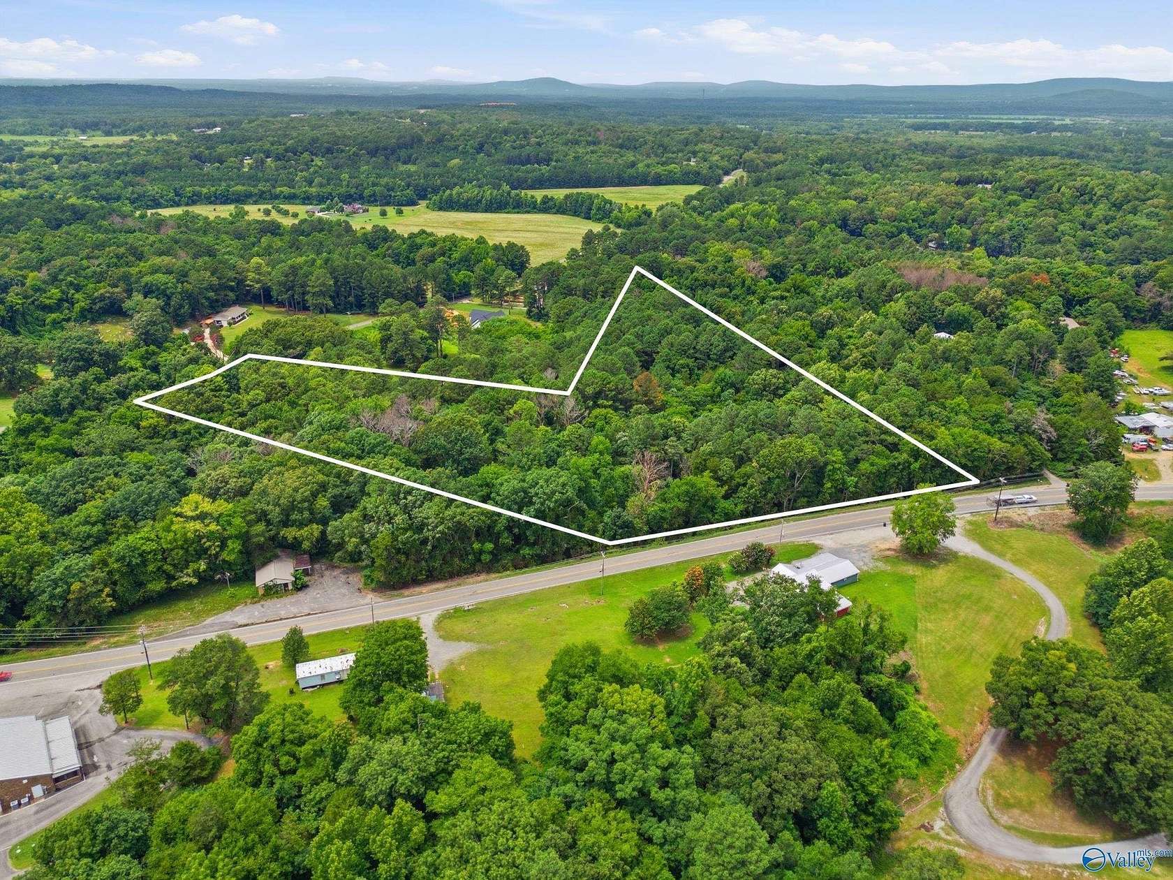 9 Acres of Residential Land for Sale in Laceys Spring, Alabama