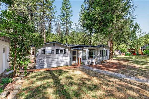 4.5 Acres of Land with Home for Sale in Jacksonville, Oregon