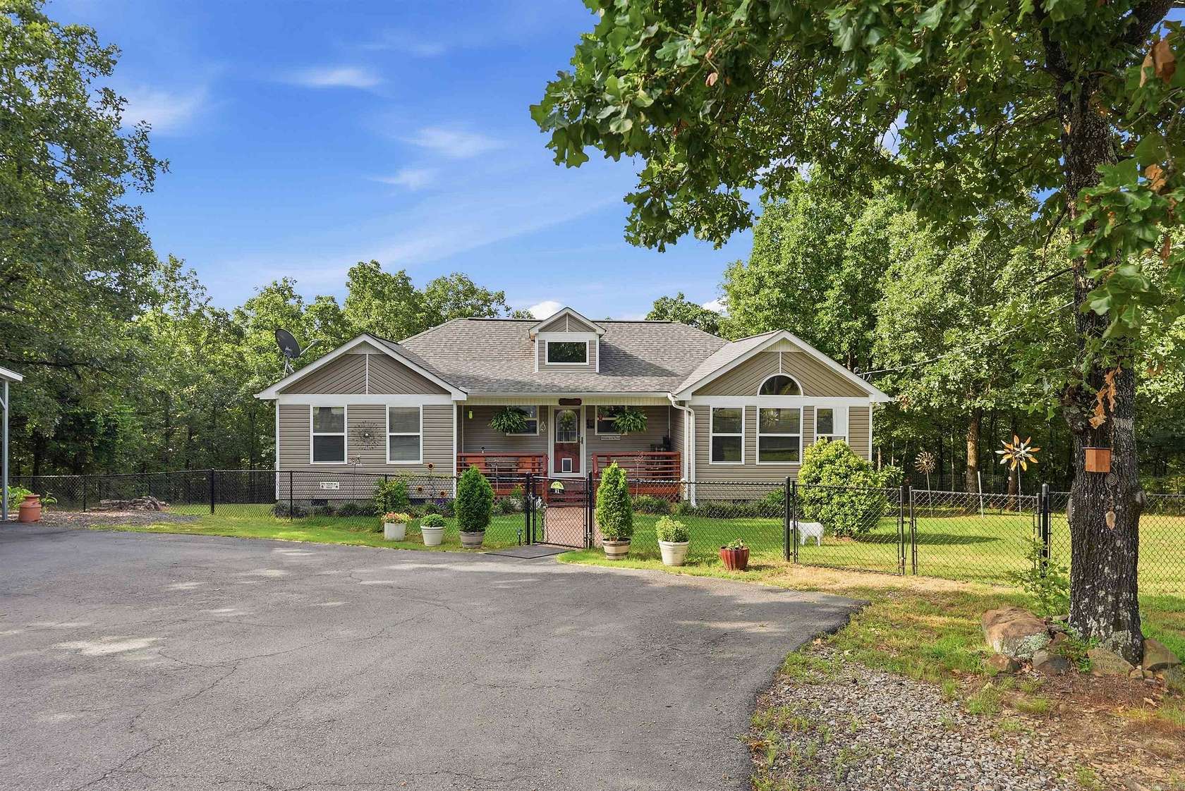 2.5 Acres of Land with Home for Sale in Vilonia, Arkansas