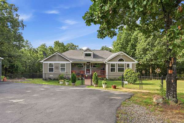 2.5 Acres of Land with Home for Sale in Vilonia, Arkansas