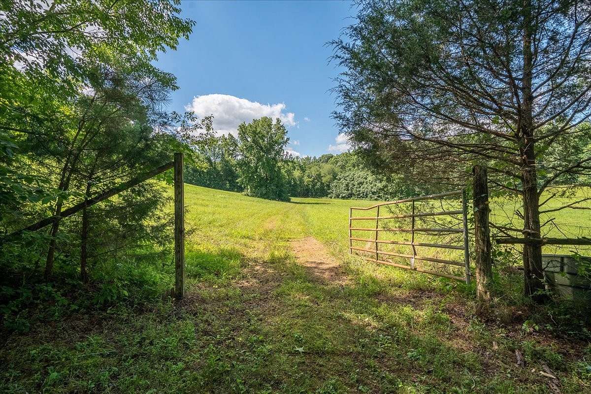 12 Acres of Land for Sale in Pulaski, Tennessee
