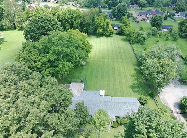 1.7 Acres of Land with Home for Sale in Franklin, Tennessee