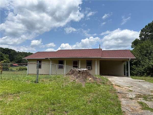 1.54 Acres of Land with Home for Lease in Clarkesville, Georgia