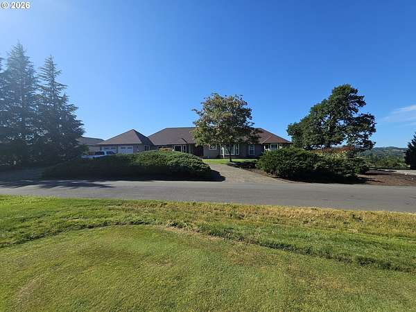 2.46 Acres of Land with Home for Sale in Roseburg, Oregon