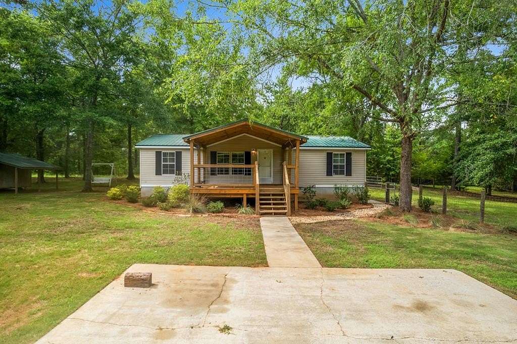 3.5 Acres of Land with Home for Sale in Milledgeville, Georgia