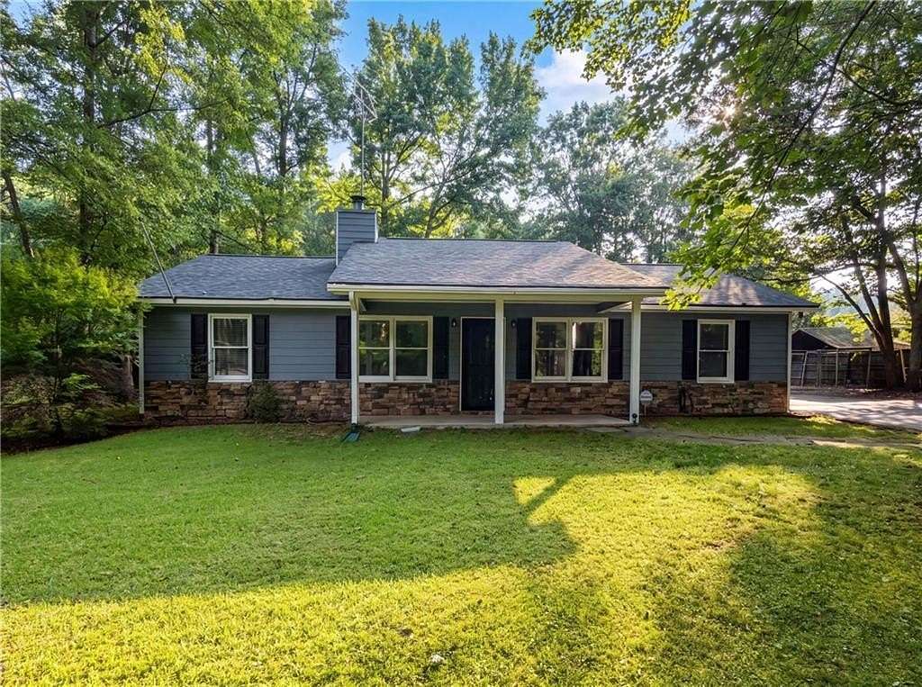 2.23 Acres of Land with Home for Sale in Jefferson, Georgia