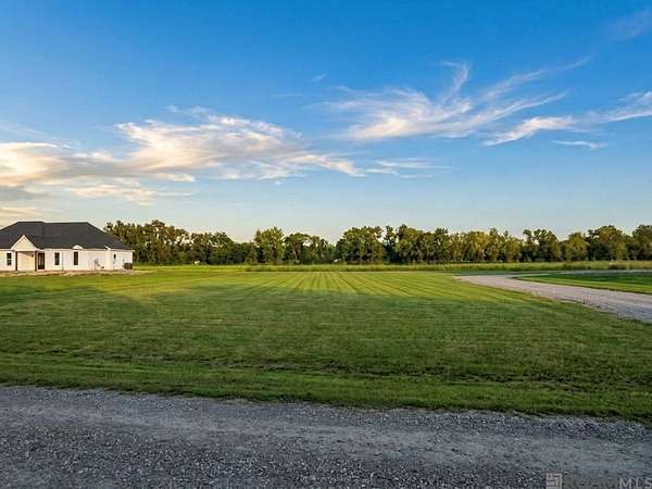 2 Acres of Residential Land for Sale in Port Allen, Louisiana