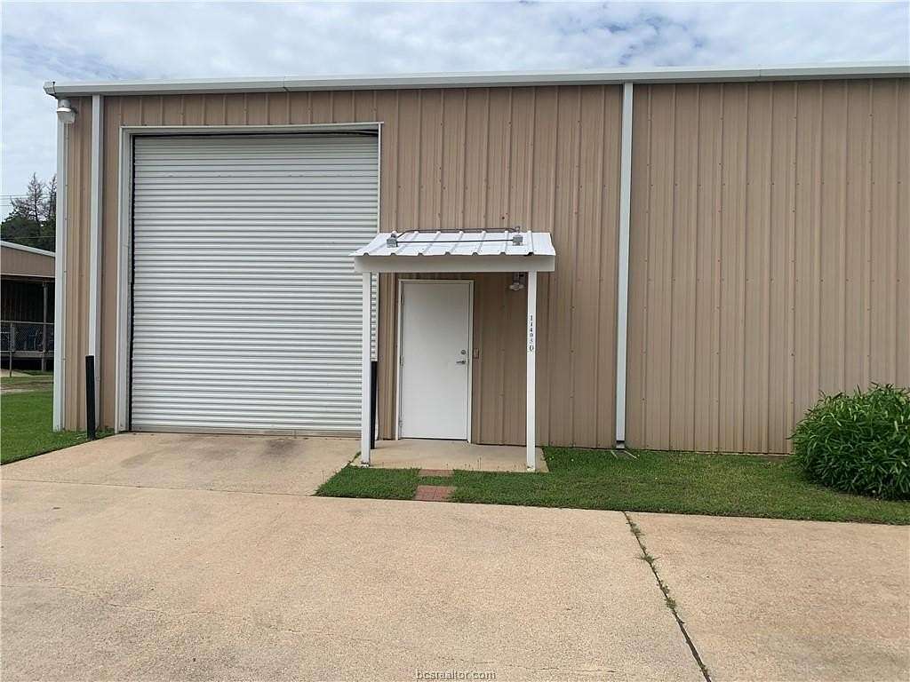 4.81 Acres of Improved Commercial Land for Lease in College Station, Texas