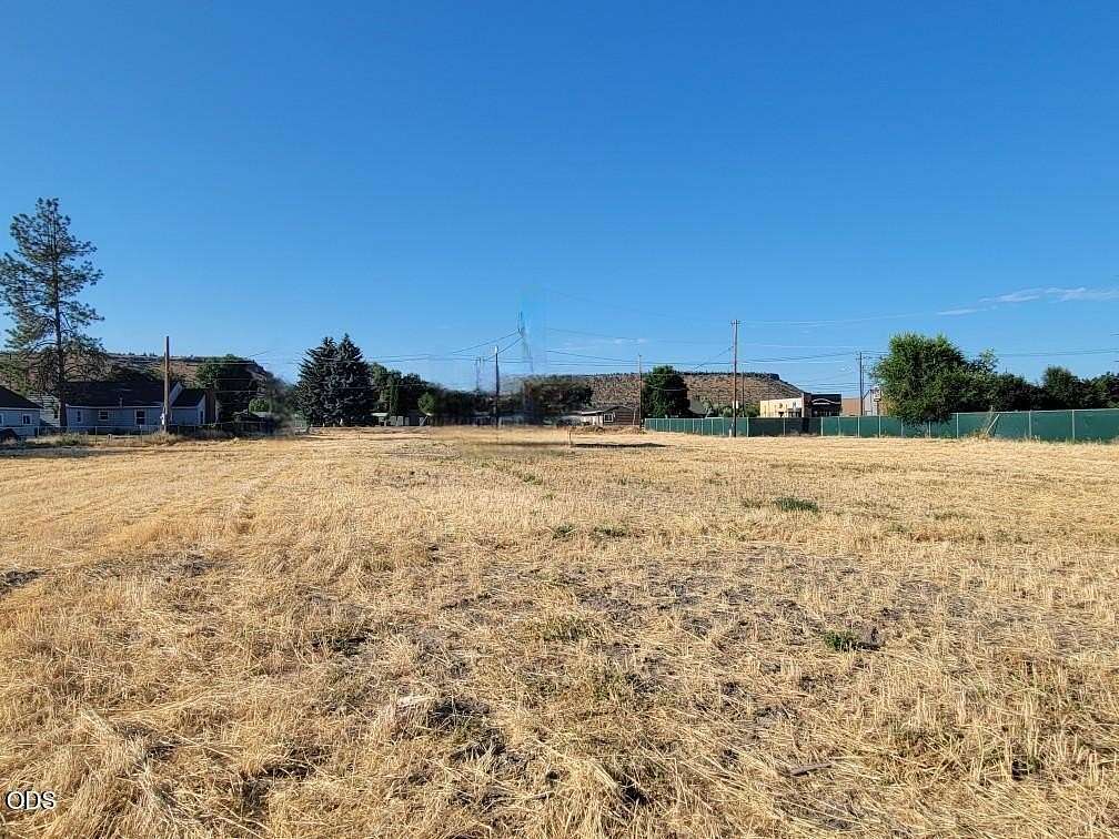 2.2 Acres of Mixed-Use Land for Sale in Prineville, Oregon