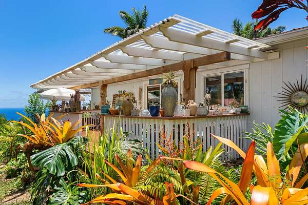 21.3 Acres of Recreational Land with Home for Sale in Haʻikū, Hawaii