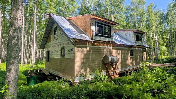 2.5 Acres of Land with Home for Sale in Fairbanks, Alaska