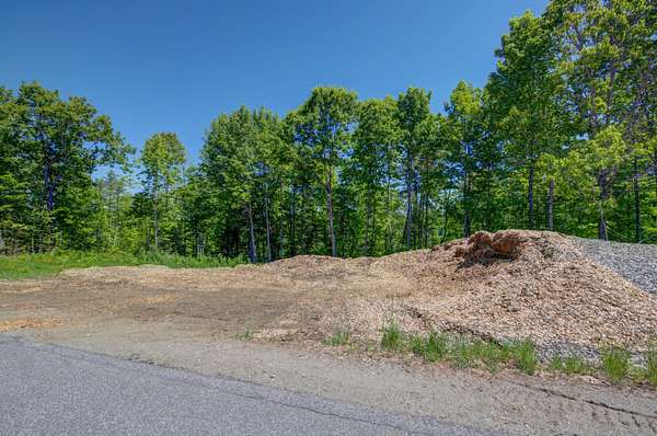 2.55 Acres of Residential Land for Sale in Windsor, Maine