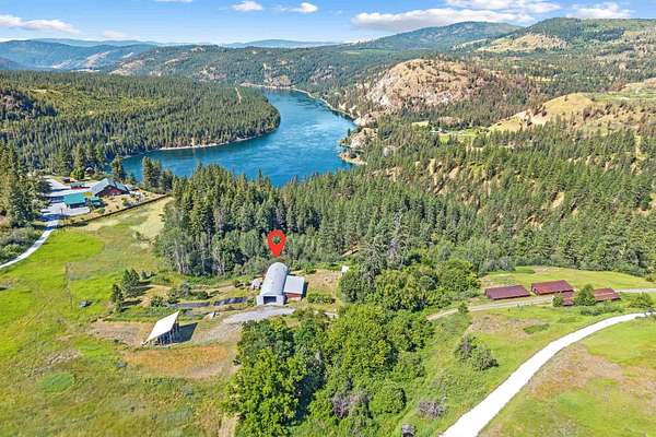 30 Acres of Land with Home for Sale in Kettle Falls, Washington
