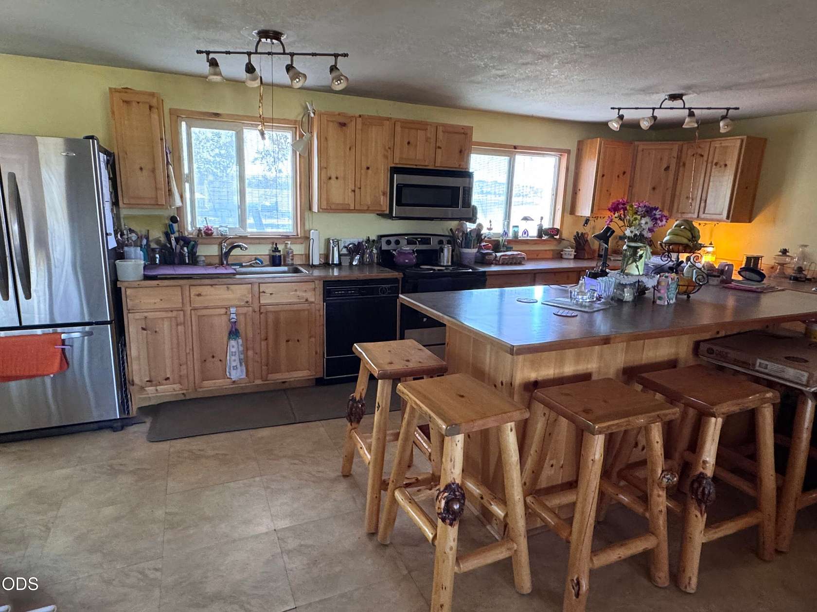 2 Acres of Land with Home for Sale in Madras, Oregon