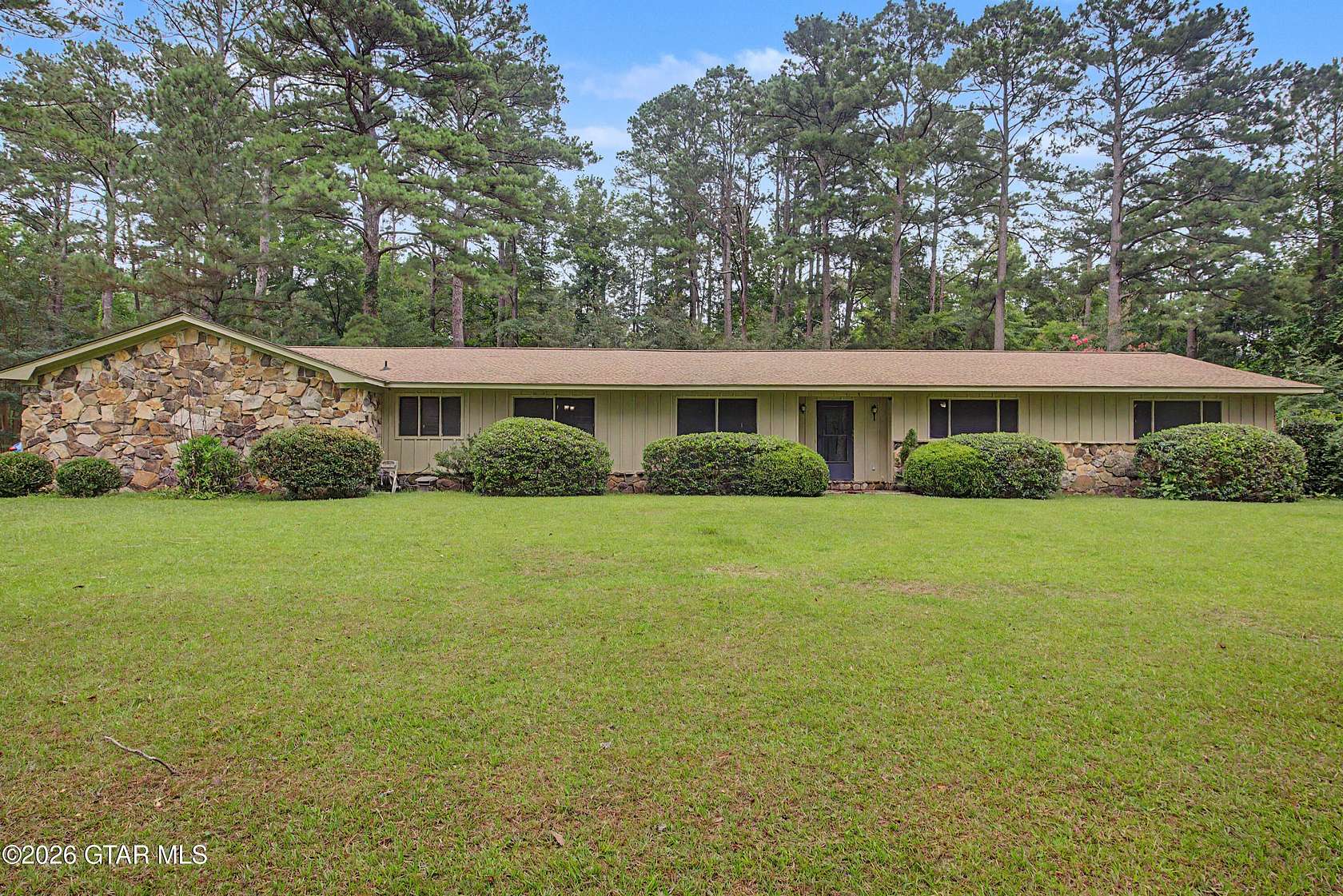 5.1 Acres of Land with Home for Sale in Columbus, Mississippi