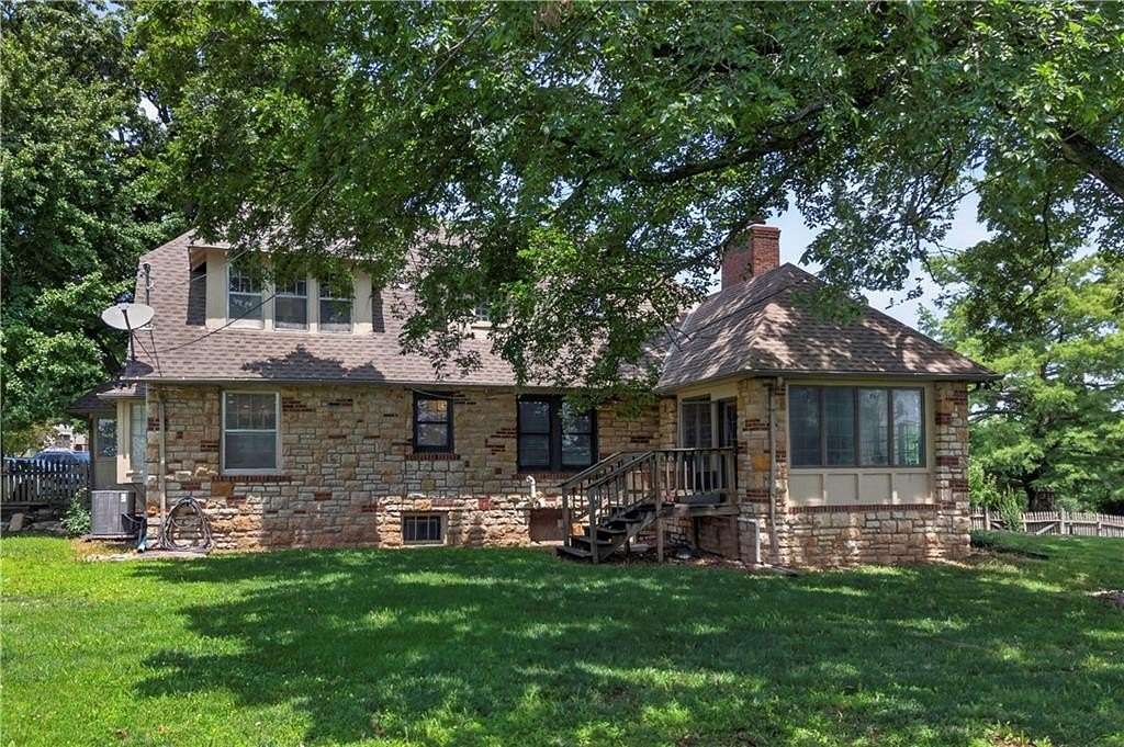 1.85 Acres of Land with Home for Sale in Kansas City, Missouri