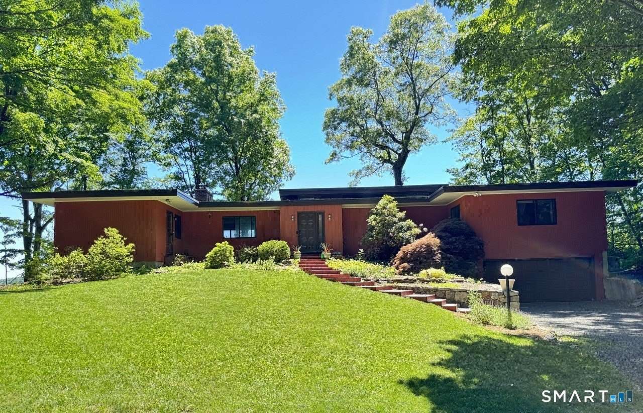 4.86 Acres of Land with Home for Lease in Ridgefield, Connecticut
