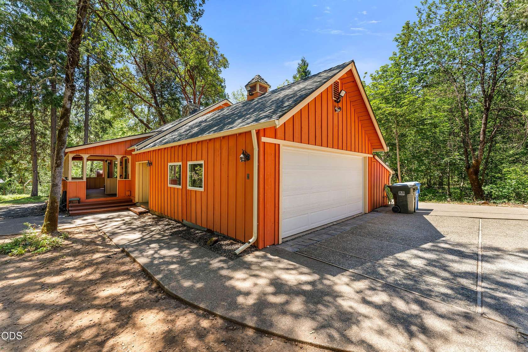 10.1 Acres of Land with Home for Sale in Rogue River, Oregon