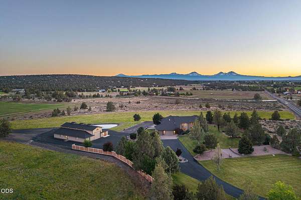 19.9 Acres of Land with Home for Sale in Bend, Oregon