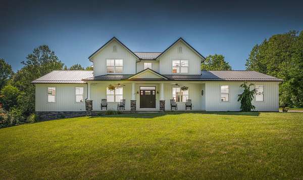18.2 Acres of Land with Home for Sale in Mount Vernon, Ohio