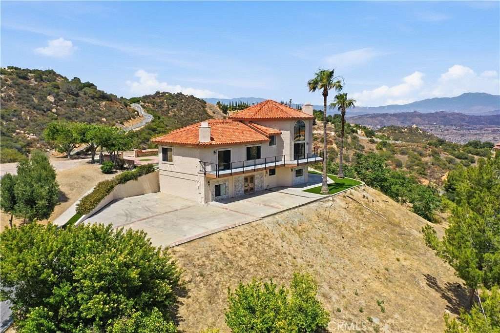 6 Acres of Land with Home for Sale in Murrieta, California