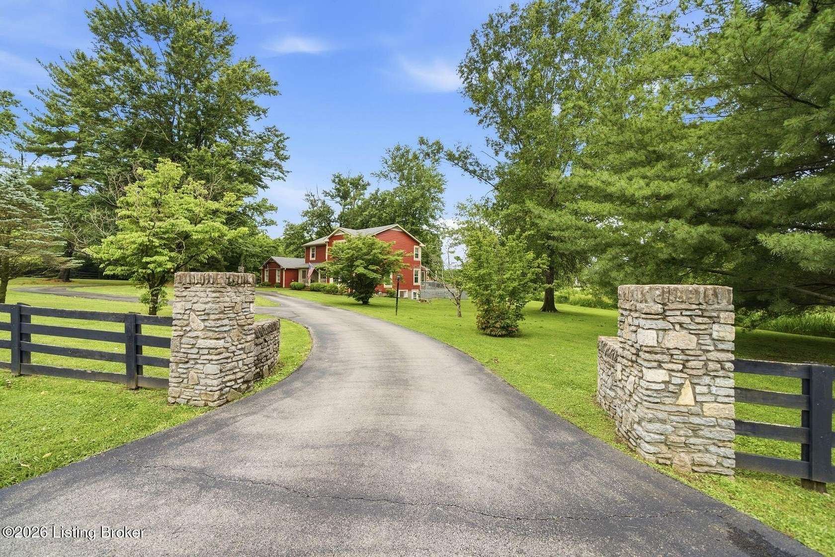 3.1 Acres of Land with Home for Sale in Anchorage, Kentucky