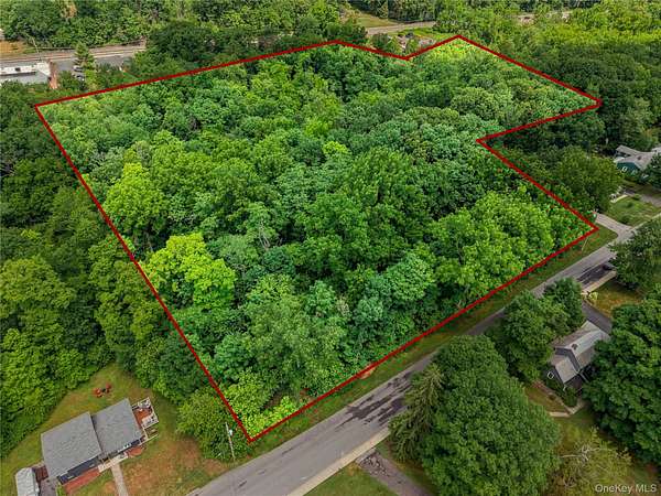 8 Acres of Residential Land for Sale in Cornwall Town, New York