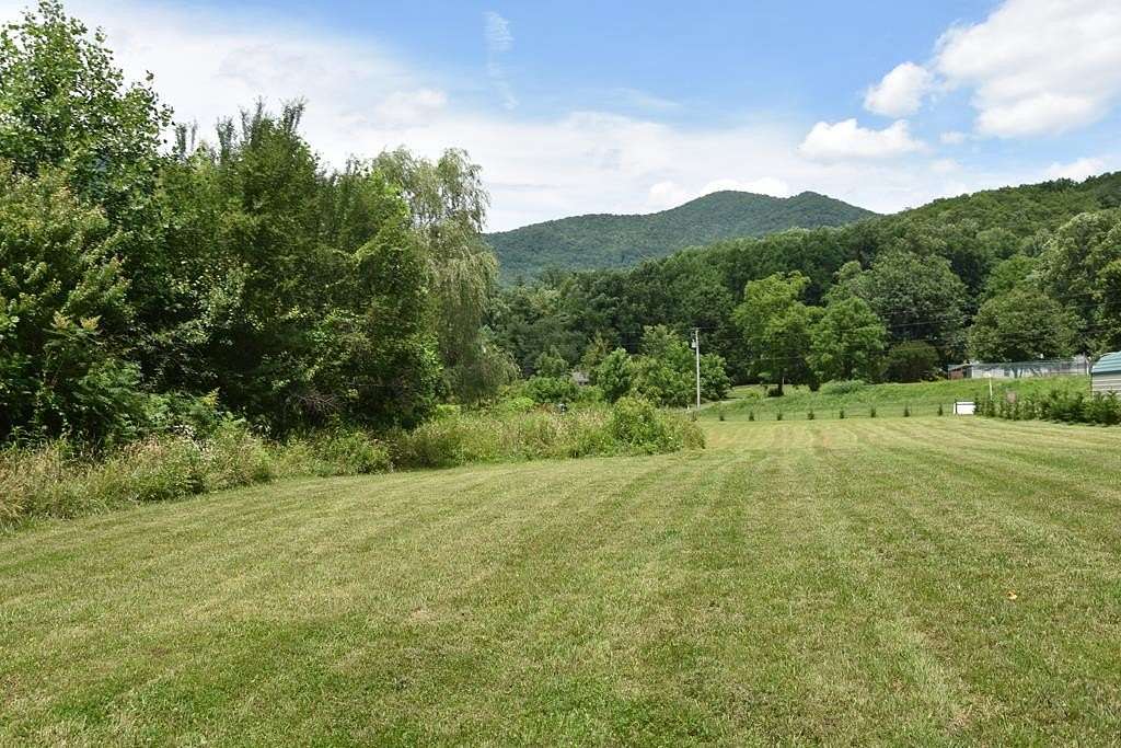 1 Acre of Residential Land for Sale in Hayesville, North Carolina